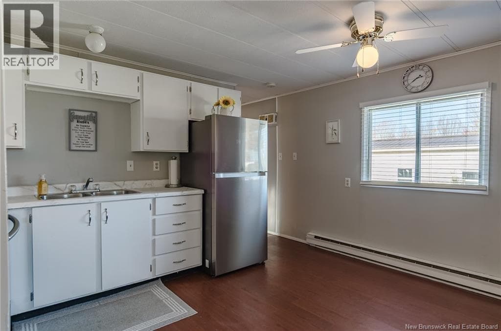 18 Fourth Street, photo 17