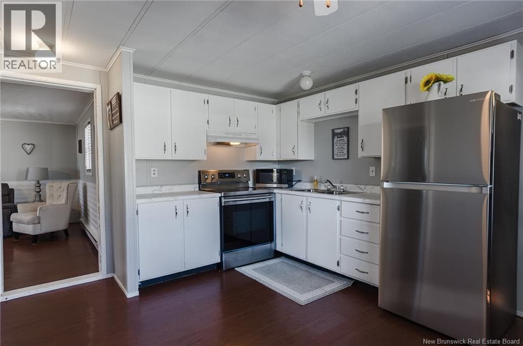 18 Fourth Street, photo 20