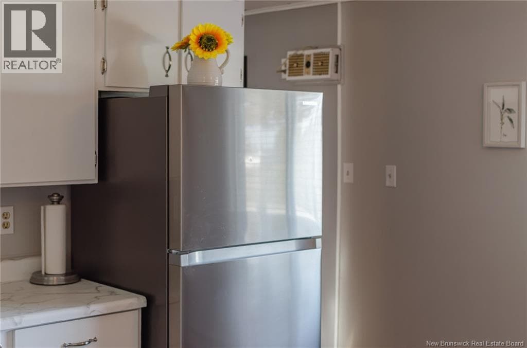 18 Fourth Street, photo 21
