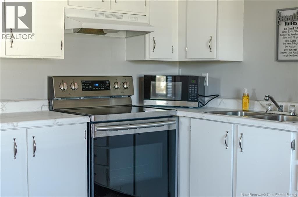 18 Fourth Street, photo 22