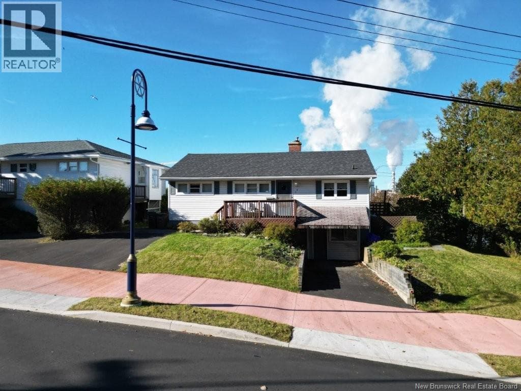 44 Fallsview Avenue